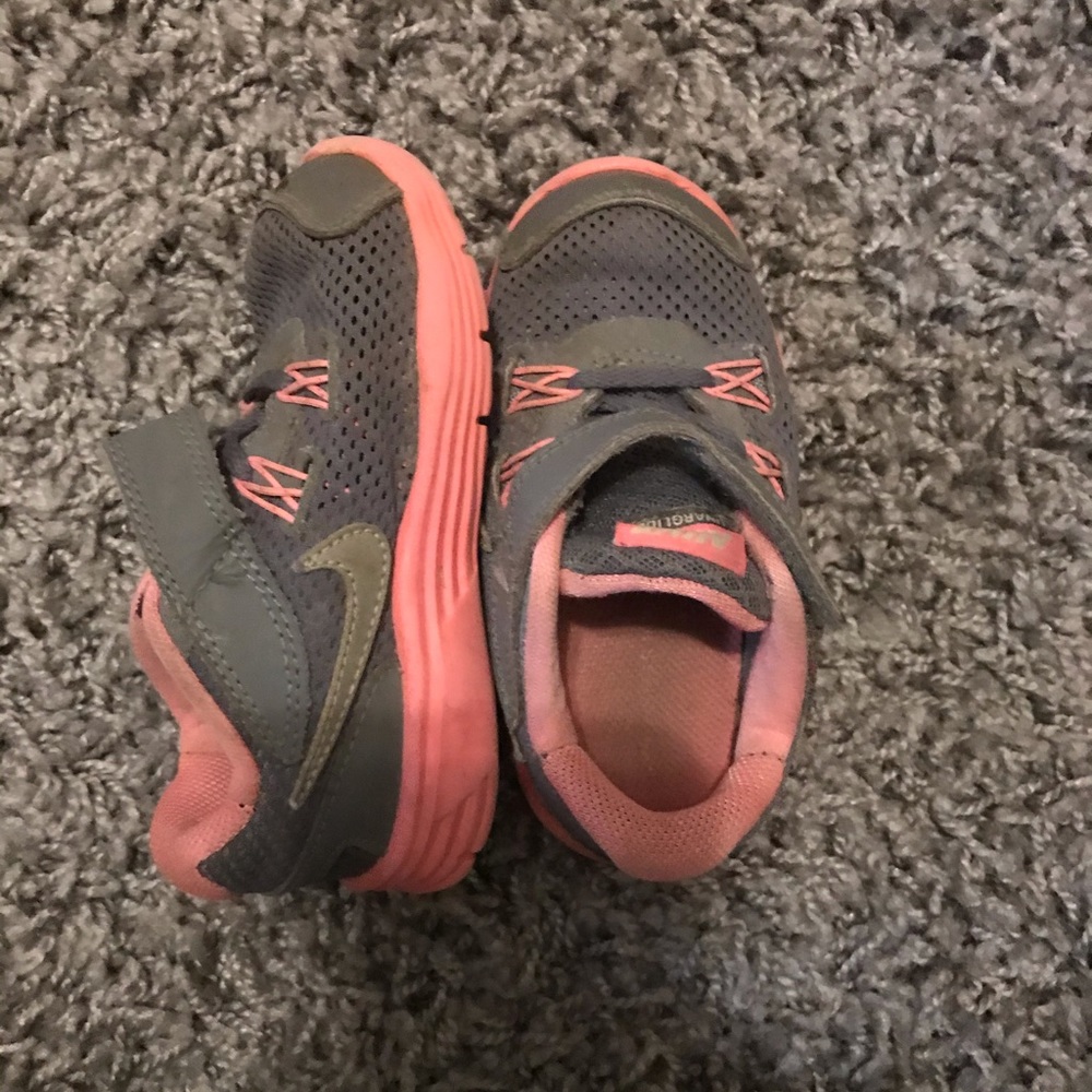 Nike toddler tennis shoes